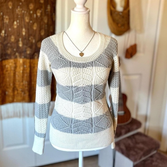 grey and white striped long sleeve sweater - Picture 1 of 5